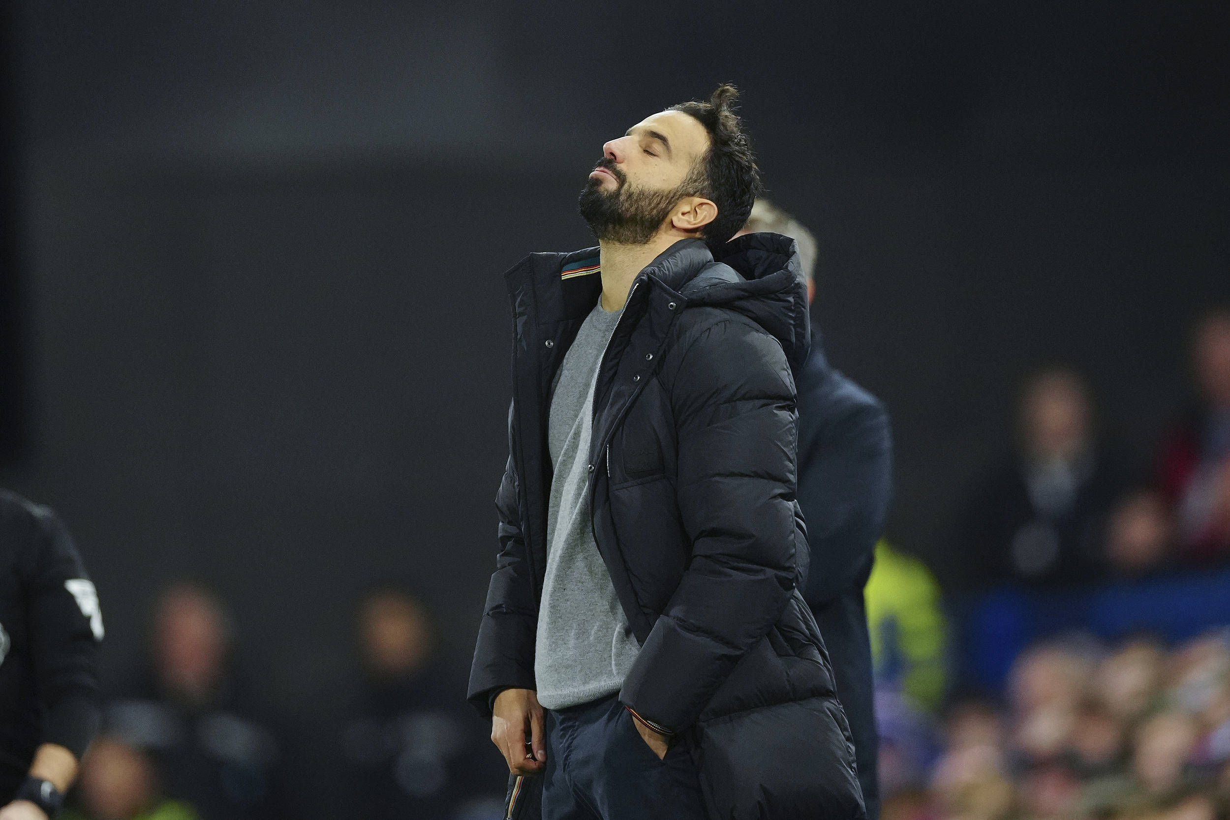 洛杉矶湖人训练开放日；集结日复出首秀引欢呼；欧冠在即；赛程密集仍需轮换的简单介绍-开云体育